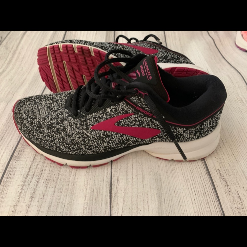 Brook Launch Running Shoes